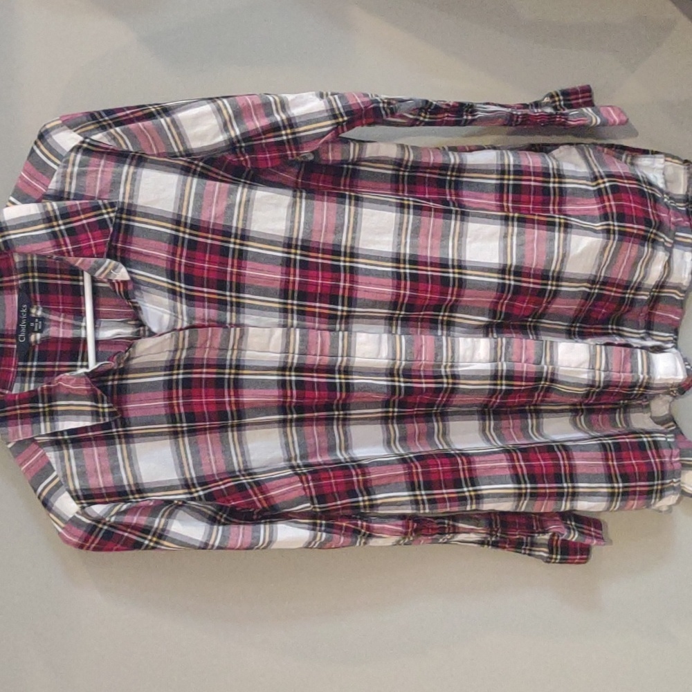Chadwick's women's medium plaid slim arm 2 pocket hidden button down shirt